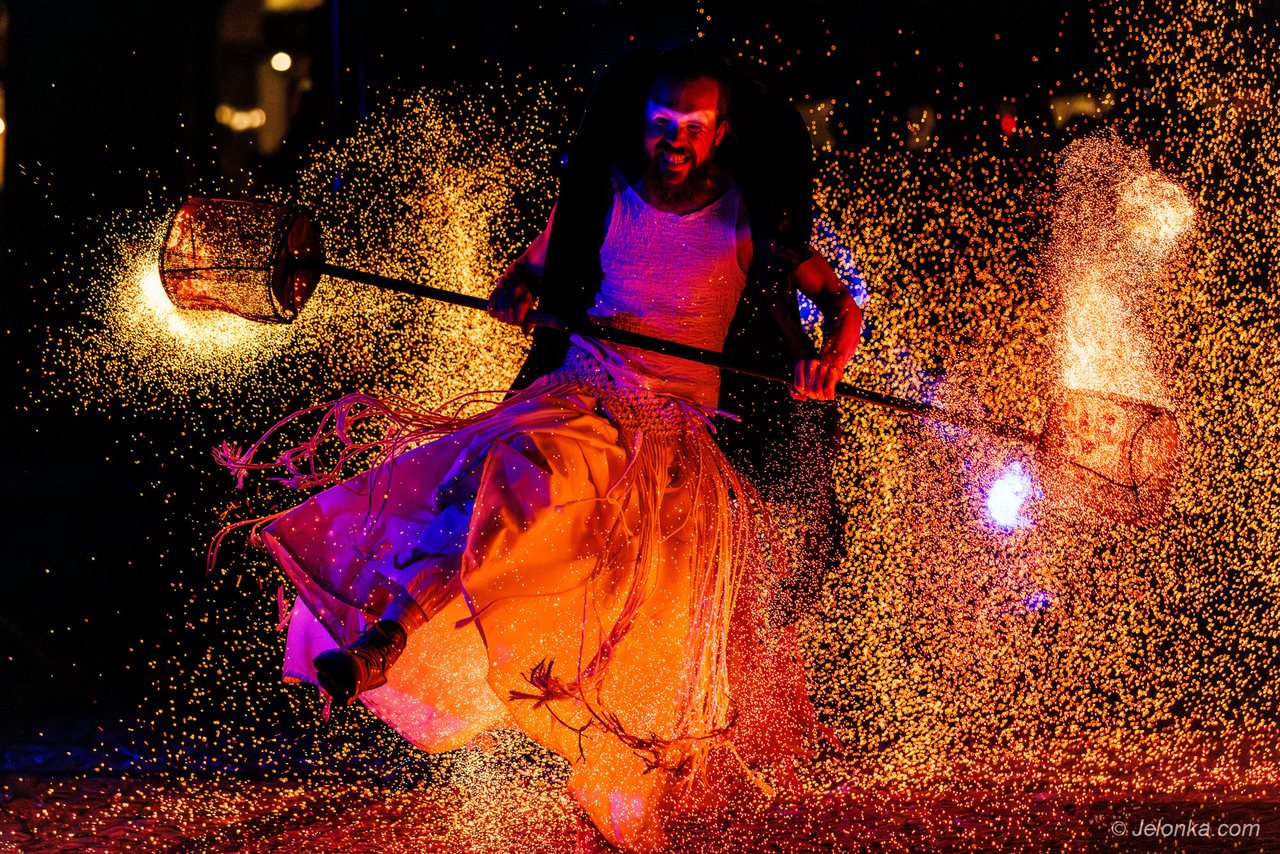 Teatry uliczne – Teatr Blackout Paradox