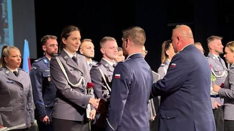 Awanse i nagrody na święto policjantów