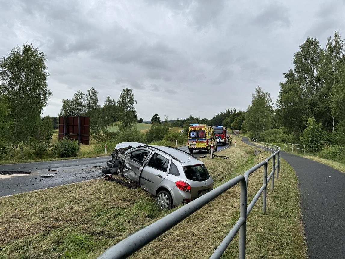 Poważne zderzenie trzech aut na Sudeckiej