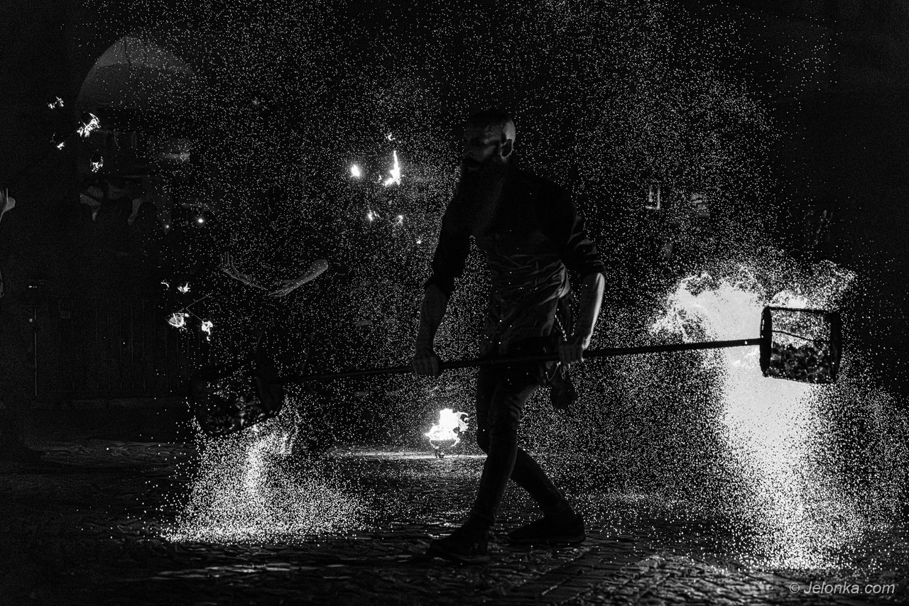 Teatry Uliczne – II dzień: Blackout Paradox