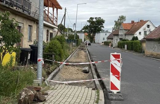 Zjednoczenia Narodowego z nowymi chodnikami