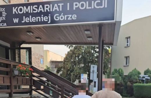 Policjanci zatrzymali poszukiwanego podejrzanego o przywłaszczenie mienia, kradzież i kradzieże z włamaniem