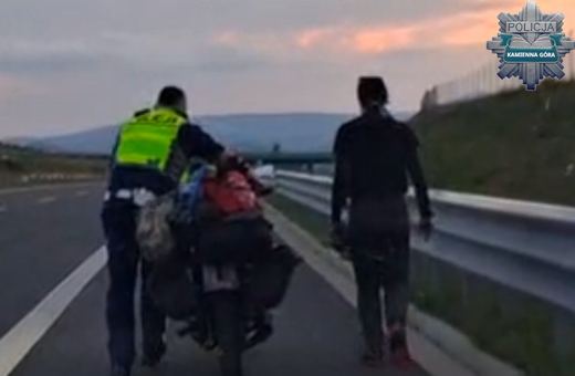 Motocyklistka z Włoch w opałach