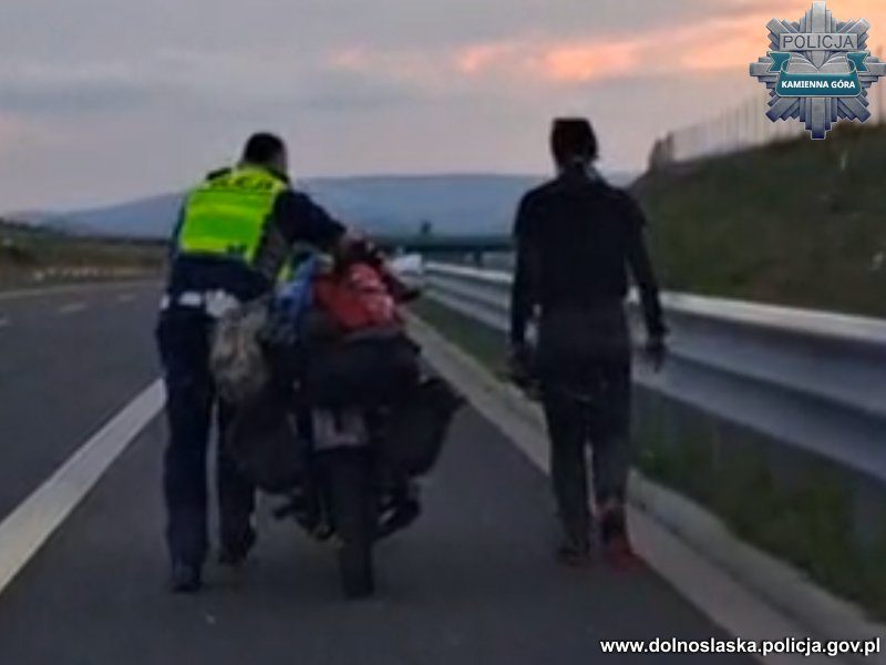 Motocyklistka z Włoch w opałach