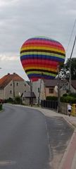 Planowe lądowanie balonu w Łomnicy
