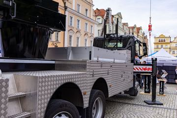 Plac Ratuszowy pełen dekarzy