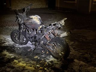 Spalił się samochód i motocykl
