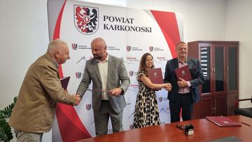 Podpisane umowy na remonty dróg powiatowych po powodzi