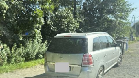 Kierował wbrew zakazom oraz posiadał narkotyki. Za popełnione czyny odpowie przed sądem