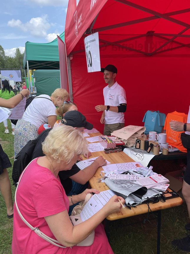Piknik spółek miejskich na Błoniach