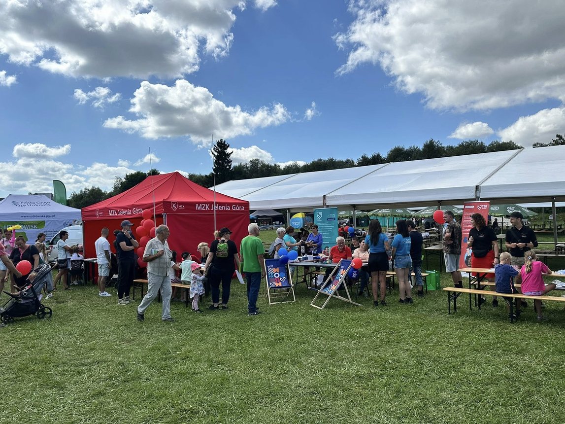 Piknik spółek miejskich na Błoniach