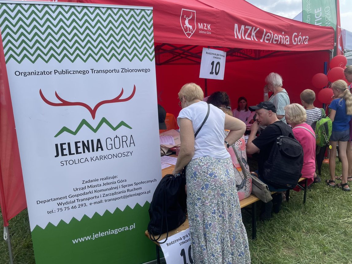 Piknik spółek miejskich na Błoniach