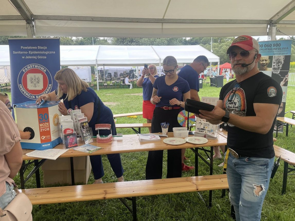 Piknik spółek miejskich na Błoniach