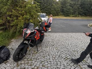 Kolizja z motorem koło Mazurkowej Chaty