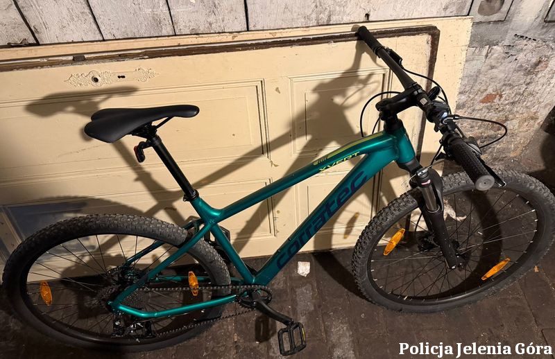 Policjanci odzyskali skradziony rower i zatrzymali mężczyznę podejrzanego o jego kradzież