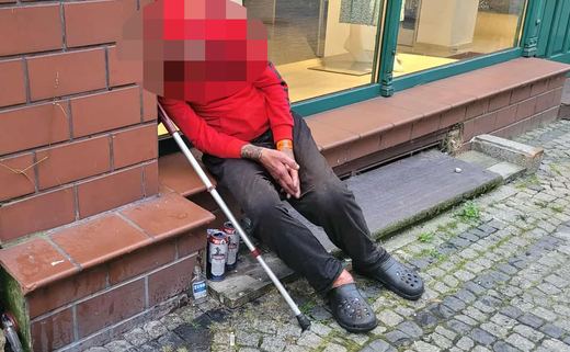 Bezdomny przeszkadza na Konopnickiej