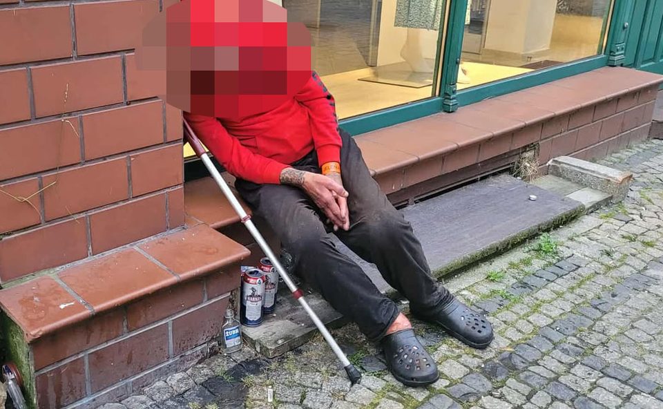 Bezdomny przeszkadza na Konopnickiej