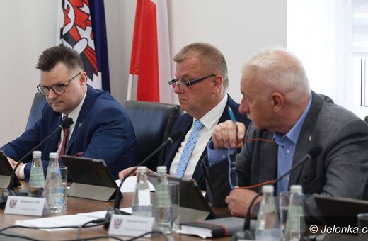 Nowe decyzje i uchwały – zapowiedź XIX sesji Rady Powiatu