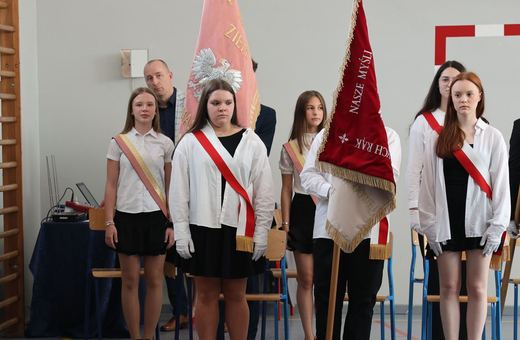 Uczniowie wrócili do szkół – inauguracja w SP 13