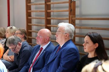 Uczniowie wrócili do szkół – inauguracja w SP 13