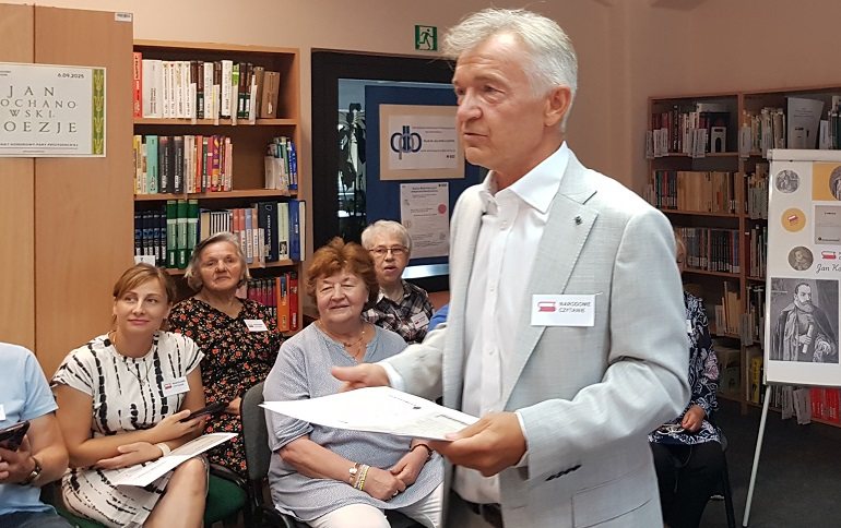 Kochanowski łączy pokolenia, czyli Narodowe Czytanie w Bibliotece Pedagogicznej