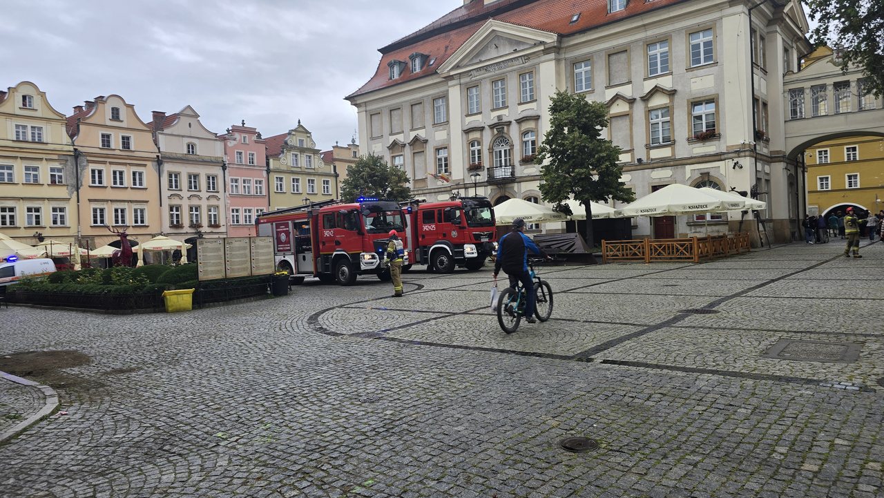 Ewakuacja w centrum Jeleniej Góry
