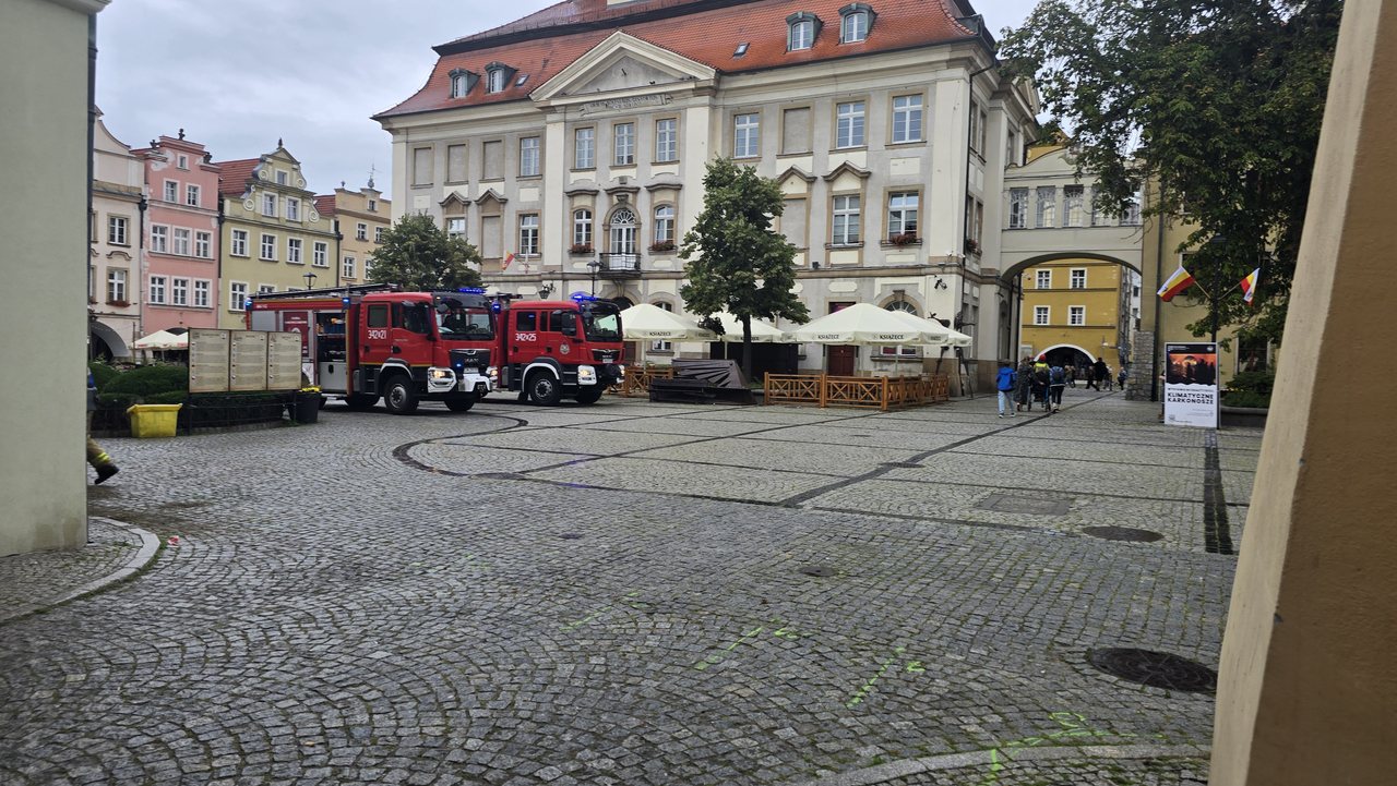 Ewakuacja w centrum Jeleniej Góry