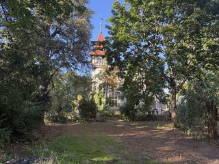 Zameczek już lśni, teraz czas na park