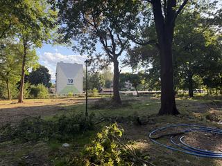 Zameczek już lśni, teraz czas na park