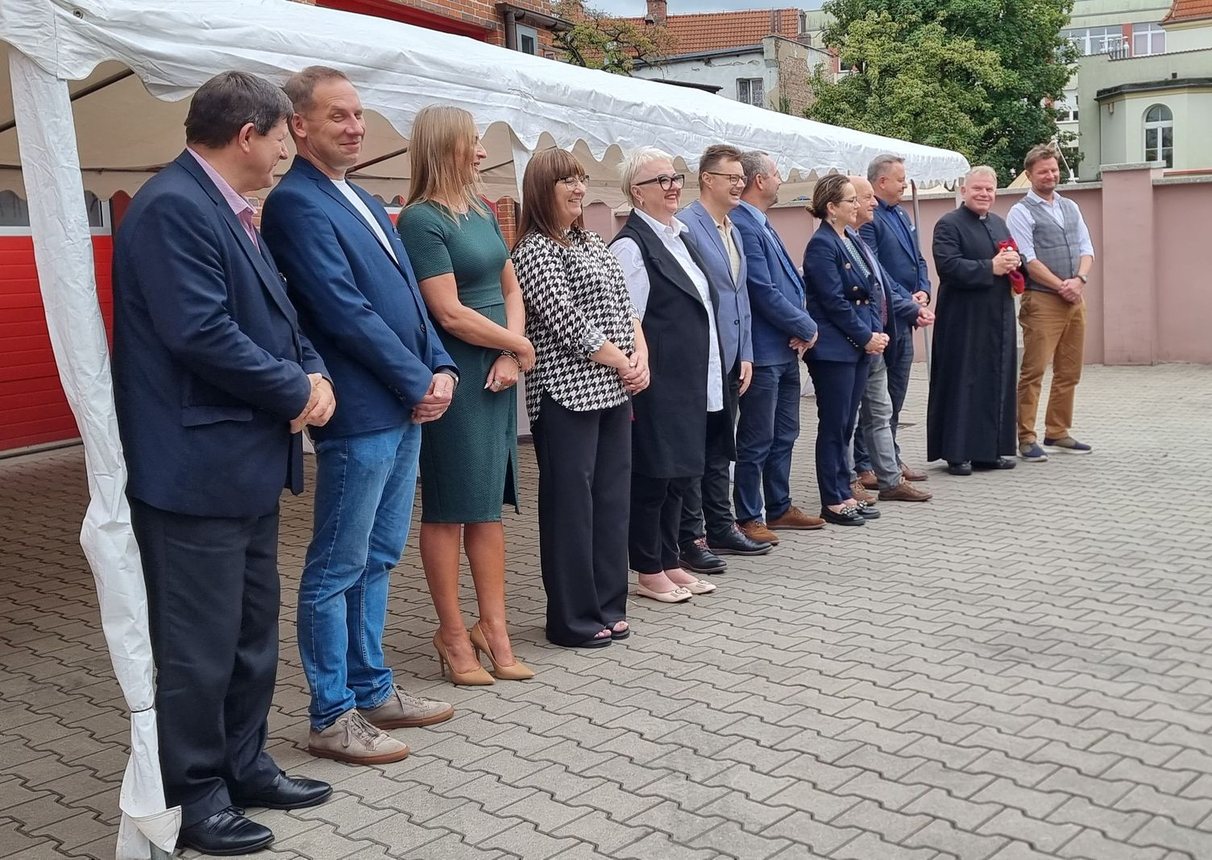 Samorządy dorzuciły się do busa dla strażaków