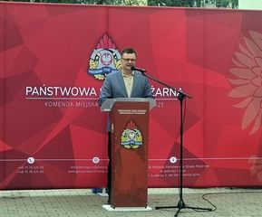 Samorządy dorzuciły się do busa dla strażaków