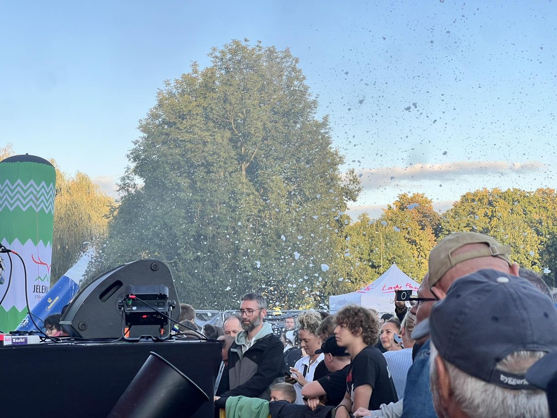 Na Błoniach trwa rozpoczęcie Września Jeleniogórskiego