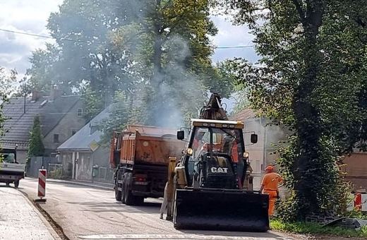 Nowe chodniki w budowie
