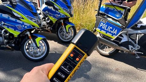 Nieodpowiedzialni kierowcy wyeliminowani z ruchu. Policjanci przypominają o bezpieczeństwie na drodze