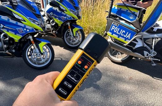 Nieodpowiedzialni kierowcy wyeliminowani z ruchu. Policjanci przypominają o bezpieczeństwie na drodze