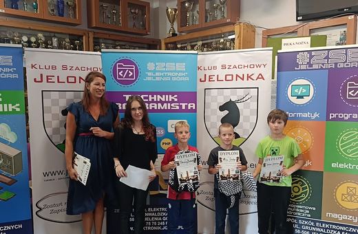 Zacięta walka o prym w 4 grupach rozgrywkowych