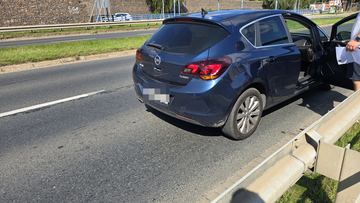 Kolizja dwóch aut na Alei Jana Pawła II
