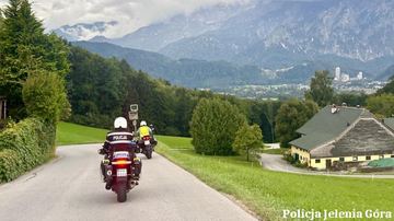 Policjanci jeleniogórskiej drogówki doskonalili swoje umiejętności w międzynarodowym szkoleniu motocyklowym w Austrii