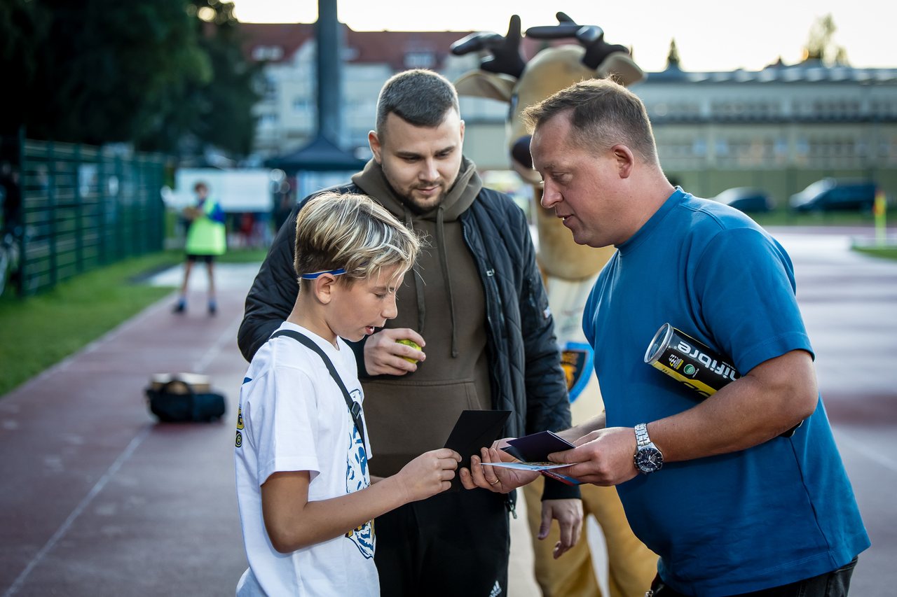 "Idzie jak po grudzie". Uratowali punkt w doliczonym czasie gry