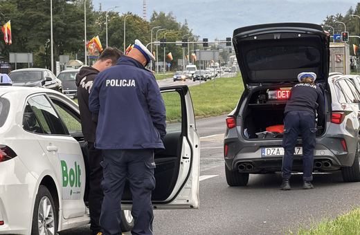 Potrącenie pieszej na przejściu przy Shellu