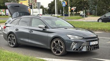 Potrącenie pieszej na przejściu przy Shellu