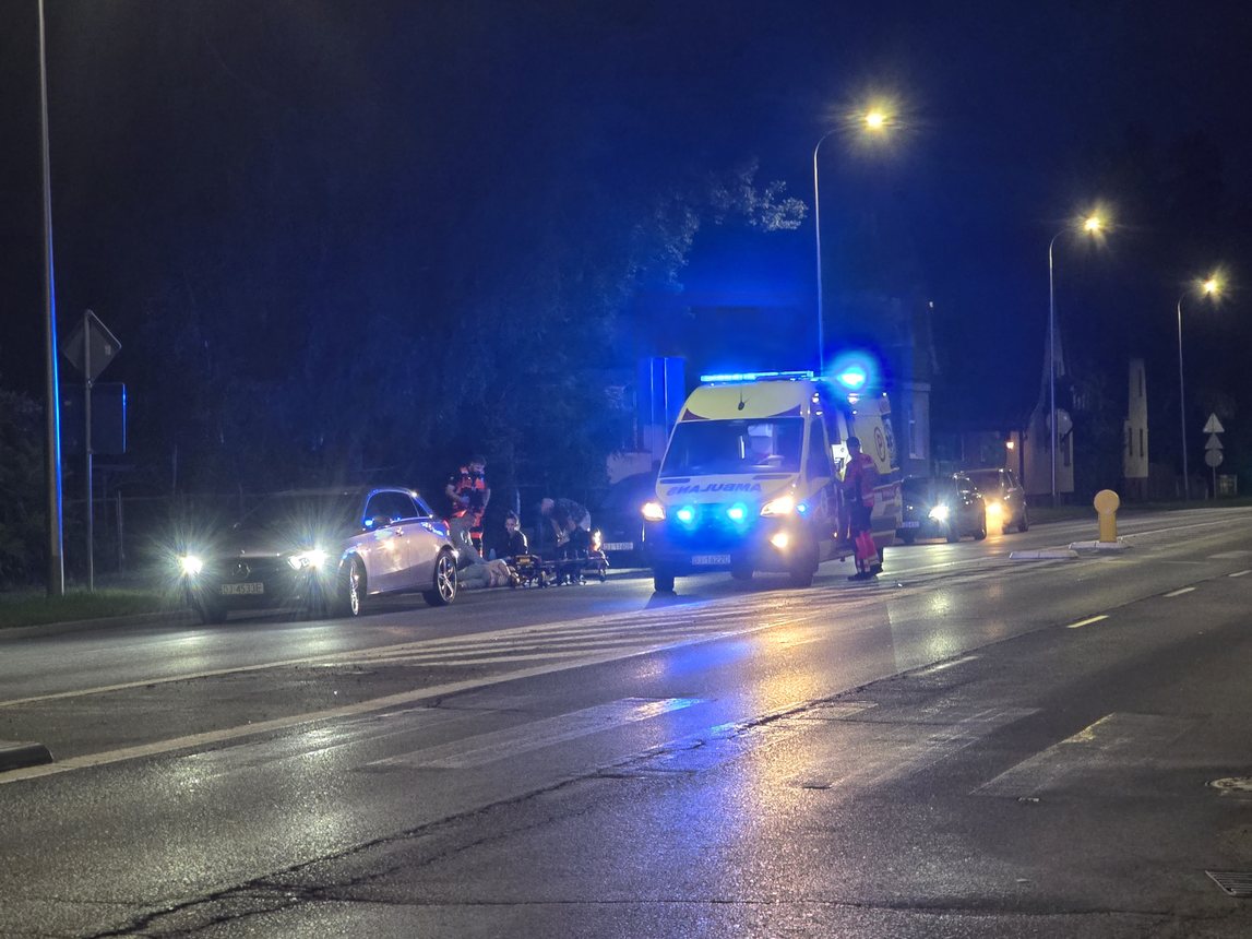 Potrącenie 77–latki na przejściu dla pieszych