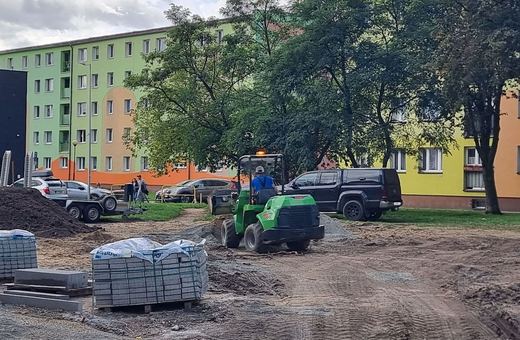 Rekreacja zamiast asfaltu – trwają prace