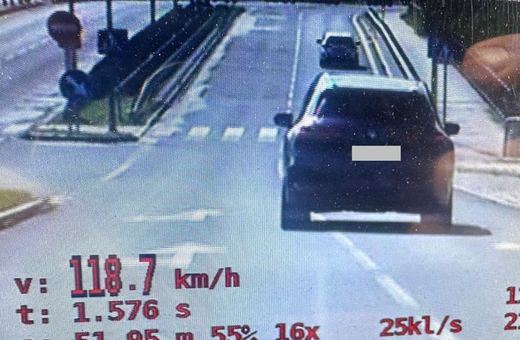 Przekroczył prędkość w terenie zabudowanym. Stracił prawo jazdy na 3 miesiące