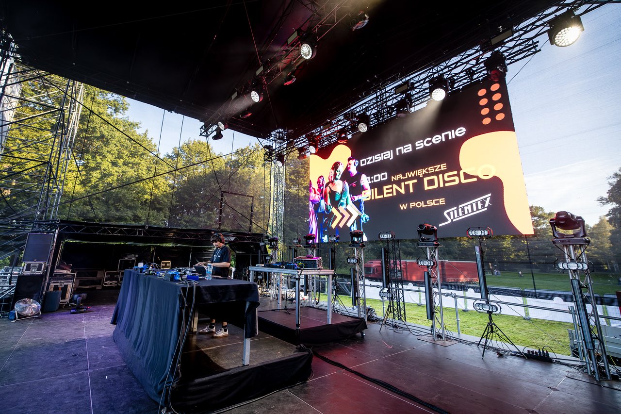 Cieplice rozbłysły kolorami – start Festiwalu Światła