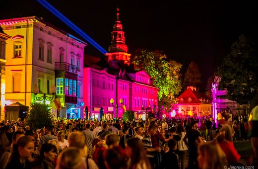 O przetargu na remont drogi 366, milionach na remonty hoteli i laurach dla zasłużonych