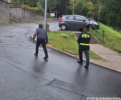Policjanci ze Szklarskiej Poręby zatrzymali dwóch mężczyzn podejrzanych o usiłowanie włamania i posiadanie narkotyków
