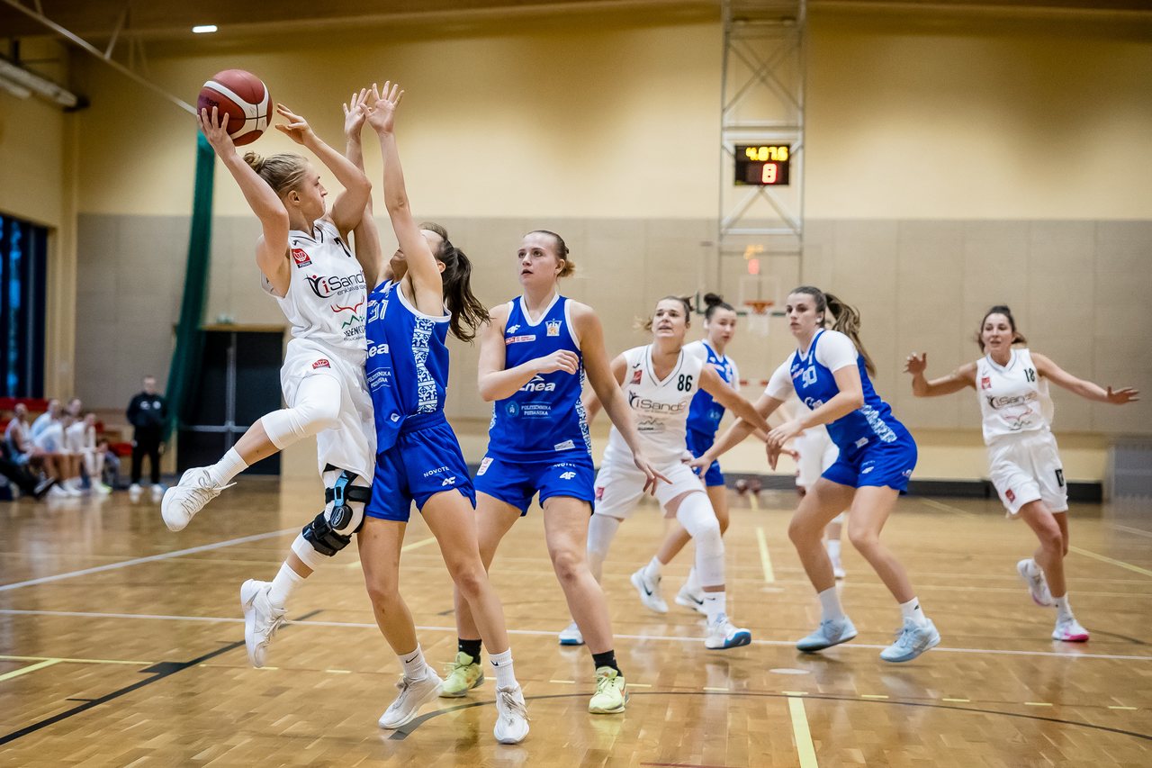 Zapachniało zawodowym basketem w Jeleniej Górze