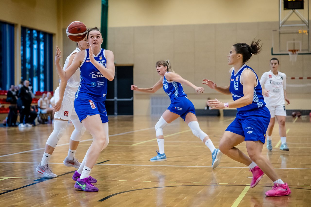 Zapachniało zawodowym basketem w Jeleniej Górze