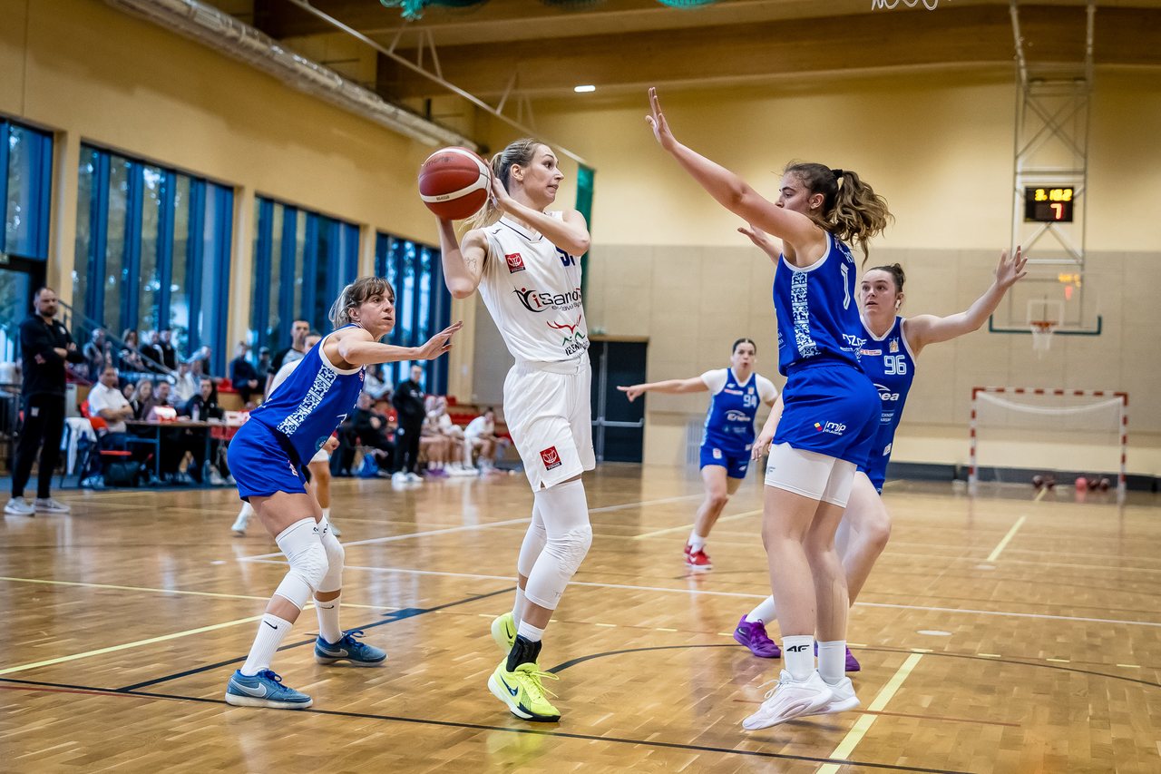 Zapachniało zawodowym basketem w Jeleniej Górze